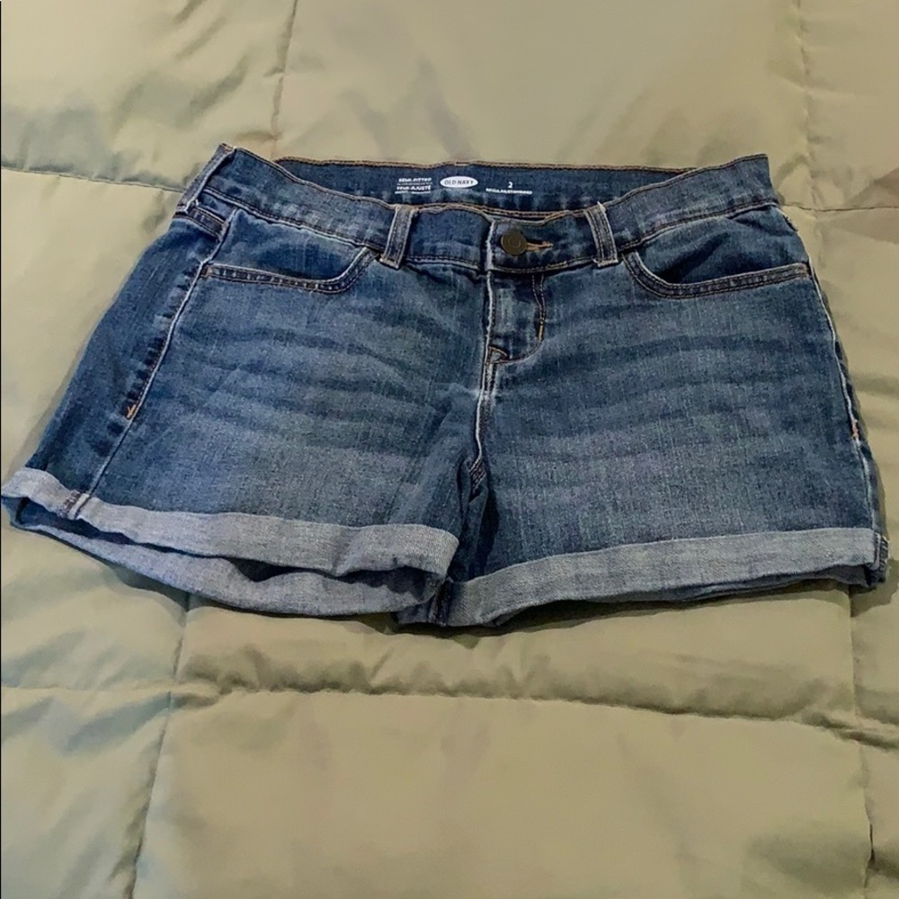 Old Navy semi fitted size 2 regular stretch shorts